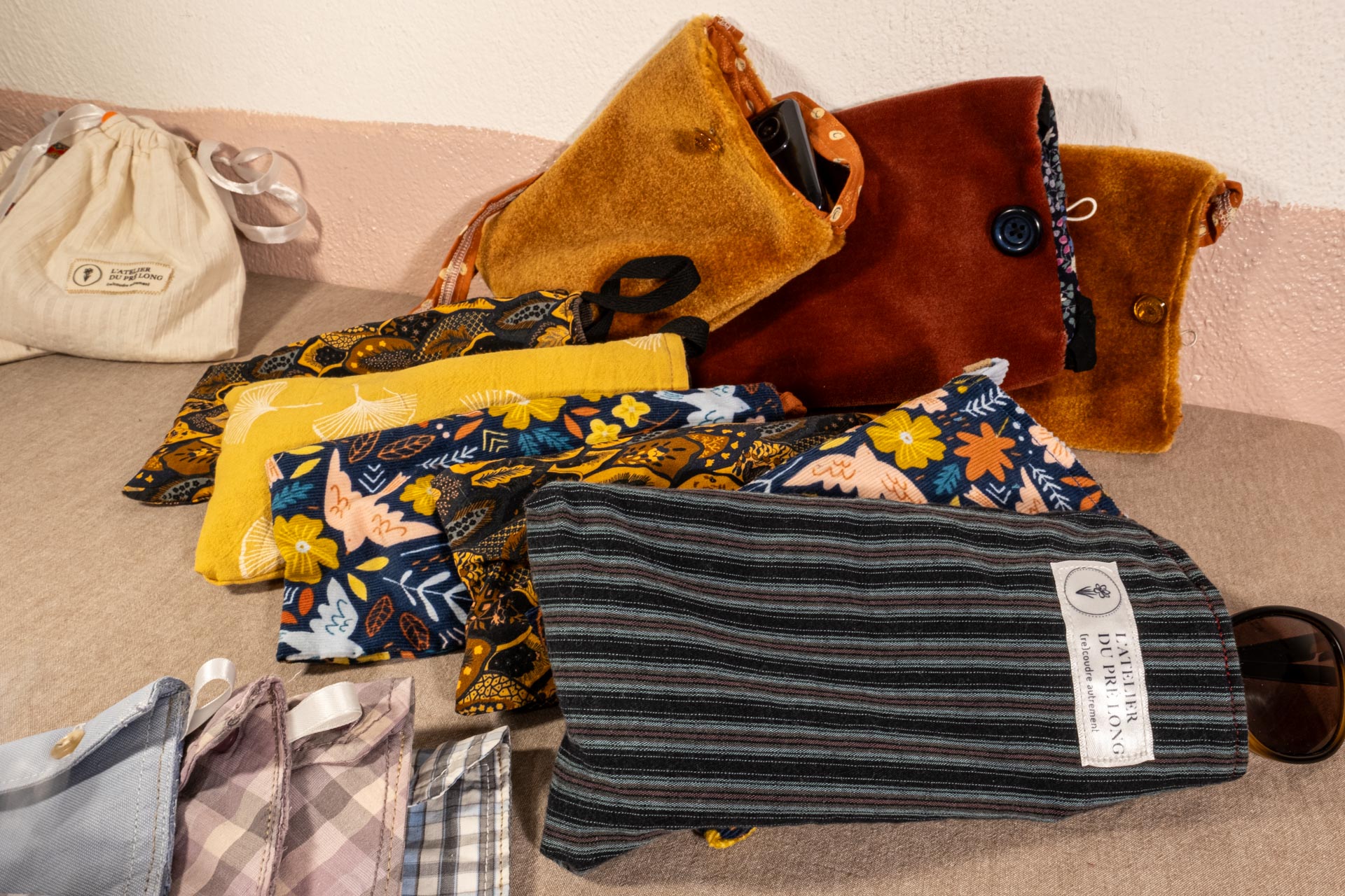 Ensemble de pochettes colorées