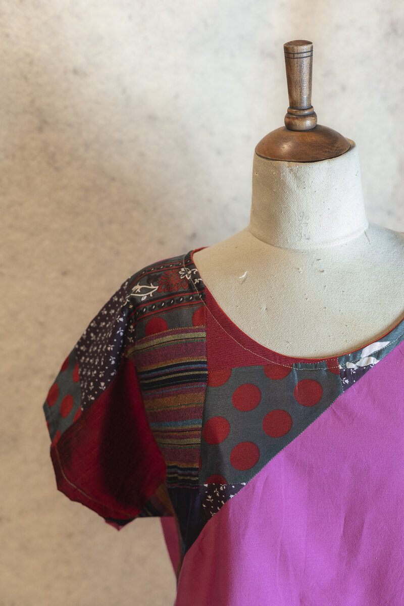 Détail de l'empiècement patchwork d'un haut
