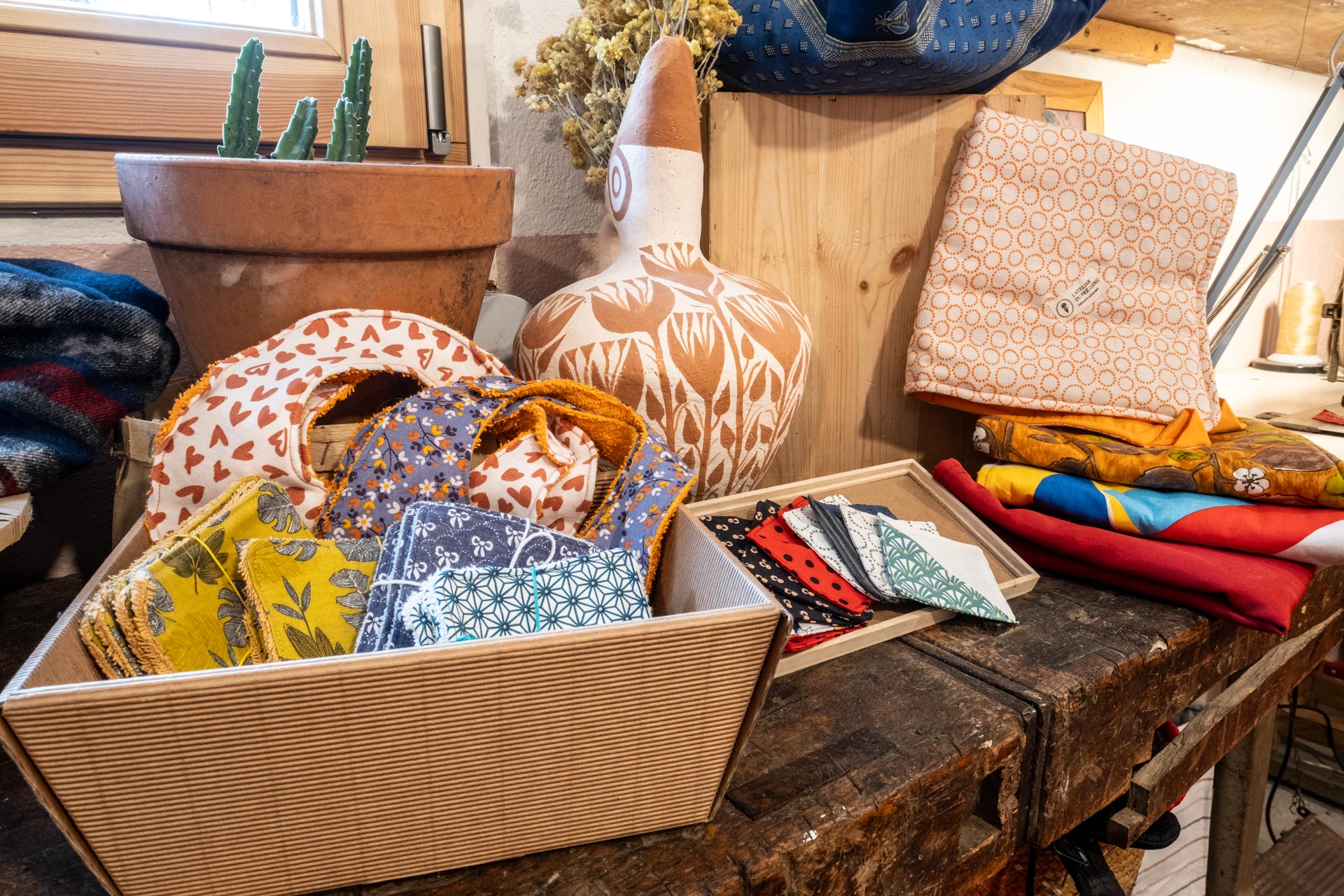 Matériaux et produits textiles colorés